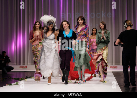 Anja Gockel und ihre Modelle in der internationalen Mode-Messe CPD in Düsseldorf, Deutschland Stockfoto
