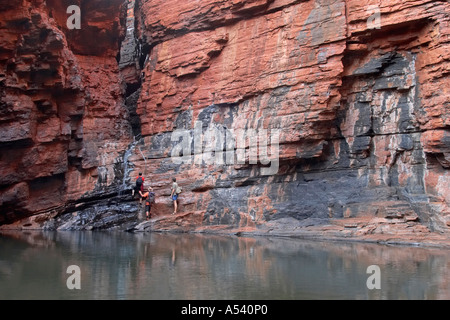 Handlauf-Pool in Weano Gorge Karijini National Park Pilbara Region western Australien WA Stockfoto