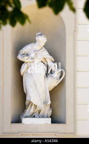 Skulptur Schloss Schleißheim Schleißheim Schaufenster Ostfassade Bayern Deutschland Stockfoto