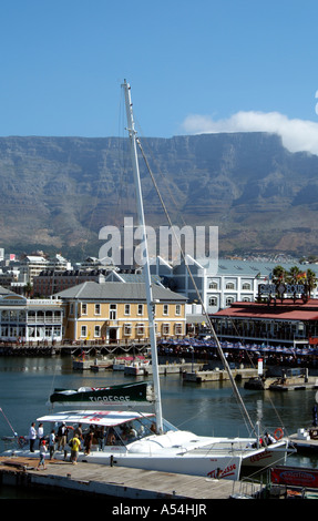 Kapstadt und den Tafelberg von der Victoria und Alfred Waterfront komplexen Südafrika RSA gesehen Stockfoto