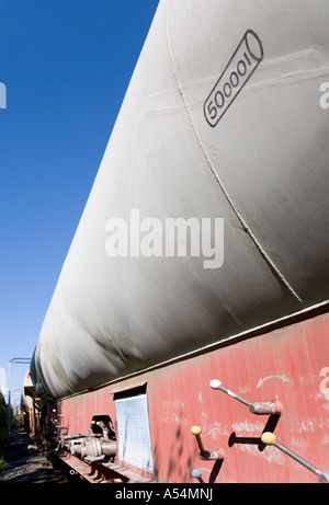 Nahaufnahme von Tankwagen Zug ' s 50 000 Liter Chemikalientank, Finnland Stockfoto