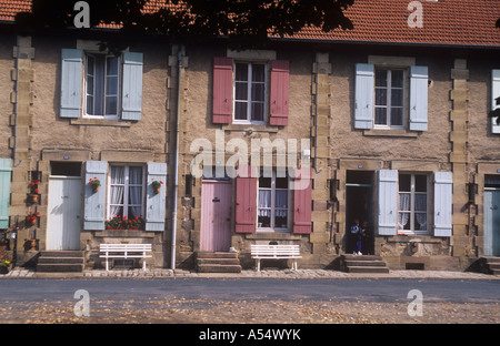 Häuser in Museumsplatz, Baccarat, Alsace Lorraine, Frankreich Stockfoto