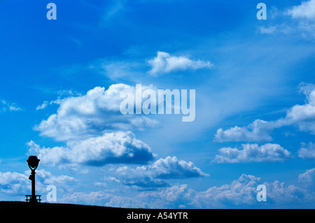 Fernglas an Spitze der Enfield Aussichtspunkt Reservoir Ware MA Stockfoto