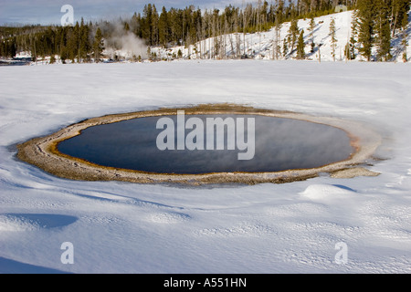 Yellowstone National Park Wyoming chromatische Pool ein heißer Frühling in Yellowstone s Upper Geyser Basin Stockfoto