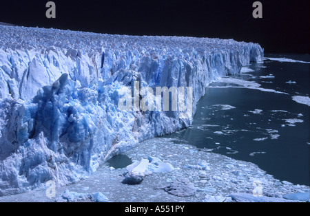 Perito Moreno Gletscher in der Nähe von El Calafate, Nationalpark Los Glaciares, Patagonien, Argentinien Stockfoto