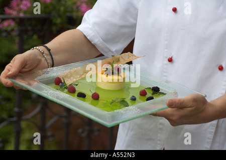 Küche-Chef-Koch des Restaurants und Hotel Ca Vittoria in Tigliole westlich von Asti Piemont Piemonte Italien Stockfoto