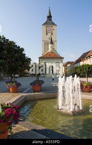 Deggendorf am Fluss Donau untere Bayern Stadt quadratisch Mit das alte Rathaus Stockfoto