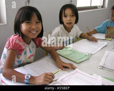 Painet ip2836 9555 Mädchen lächelnd Thailand Child Development Center für Flüchtling Minderheit Kinder Chiang Mai Land Stockfoto