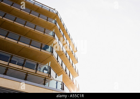 Mehrfamilienhaus mit Balkon Stockfoto