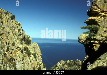 ROCK IN GRANIT VON SALZ VERWITTERUNG CALANCHE KÜSTE PIANA PORTO KORSIKA FRANKREICH ERSTELLTE FORMULARE Stockfoto