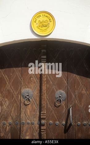 Plakette vor Lawrence Durrell Haus, Beylerbeyi, Bellapais, Nord-Zypern, T.R.N.C. Stockfoto