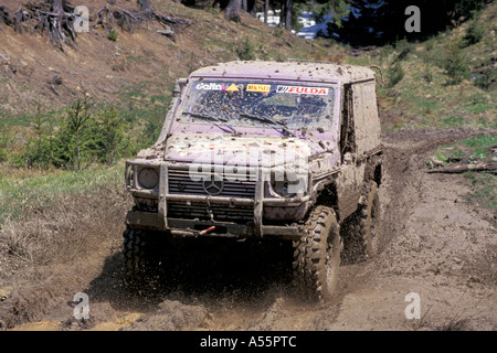 Mercedes G Geländewagen im Schlamm Stockfoto