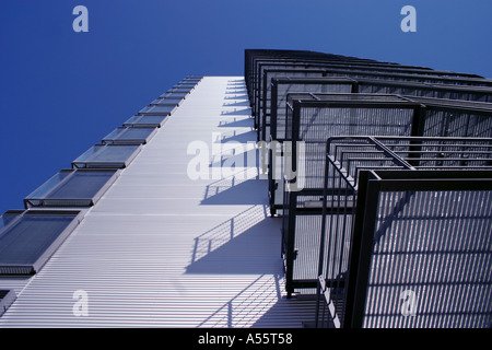 Moderne Telekom Gebäude und Notfall Außentreppe Bayern München Stockfoto