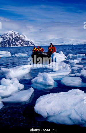 Leute, Touristen, Bootstour, Schlauchboot, Sternzeichen, Boot, nasse Landung, kontinentales Landung, Neko Harbour, Antarktische Halbinsel, Antarktis Stockfoto