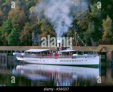 SS Sir Walter Scott vor Anker am Loch Katrine, The Trossachs, Zentralregion, Schottland, UK. Stockfoto