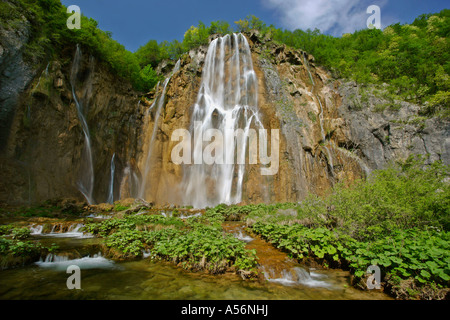 Nationalpark Plitvicer gesehen Fernsehreihe der große Wasserfall Veliki Slap Plitvice Lakes National Park-Kroatien Stockfoto