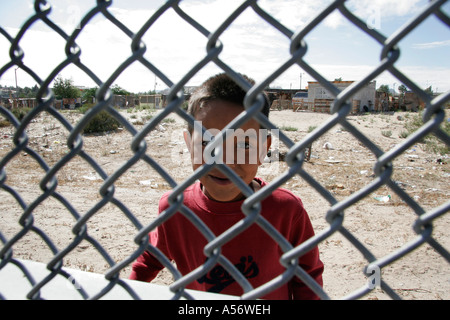 Painet ja0973 Usa Zaun, die Grenze zwischen Ciudad Juarez el Paso Texas Mexiko hispanische mexikanischen jungen kids Kinder Stockfoto