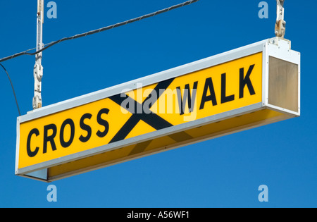 Fußgängerüberweg Zeichen, International Drive, Orlando, Florida, USA Stockfoto