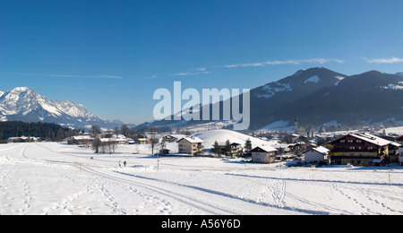 Blick über das Resort in Richtung Wilder Kaiser Gebirge, Söll, Tirol, Österreich Stockfoto