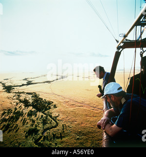 Blick aus einem Heißluftballon in der Morgendämmerung, Masai Mara (Massai Mara), Kenia Stockfoto