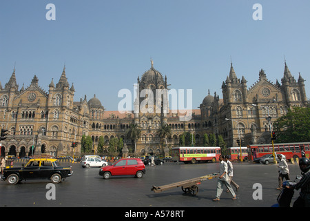 Painet jc2995 Indien Chhatrapati Shivaji Terminus Victoria Hauptbahnhof Bahnhof Mumbai gebaut britischen gotischen Stil aus dem 19. Stockfoto