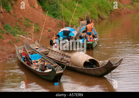 Laos Luang Nam Tha Boote am Fluss Nam Tha Stockfoto