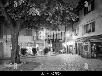 Schöne Nacht-Szene in Malcesine am Gardasee Italien Stockfoto