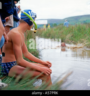 Die Welt Bog Schnorcheln Meisterschaften wird jährlich in einer Mid Wales Torf statt bog in Waen Rhydd, Llanwrtyd Wells, Powys, Wales, UK KATHY DEWITT Stockfoto