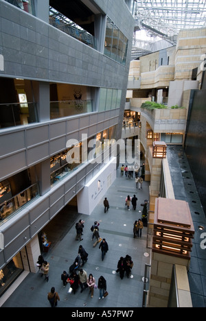 Innenraum des Einkaufszentrums im Mori Centre in Roppongi Hills Tokio Japan Stockfoto