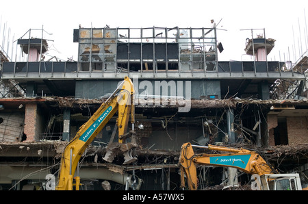 Abbrucharbeiten an eine Stadt-Zentrum-Bürogebäude in Birmingham West Midlands UK cb4w10862 Stockfoto