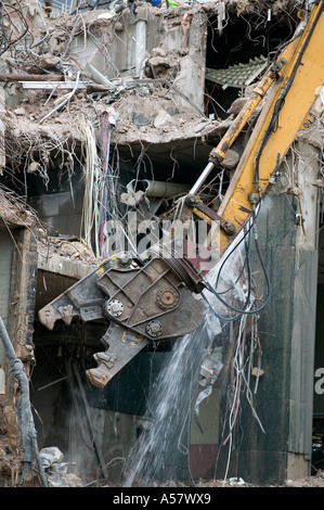 Abbrucharbeiten durchgeführt werden an eine Stadtzentrum Bürogebäude im Stadtzentrum von Birmingham England Stockfoto