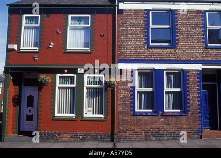 Tranmere Merseyside England zwei späten viktorianischen Werftarbeiter Terrasse Häuser mit moderner Ersatz Kunststoff-Fenster und Tür Stockfoto