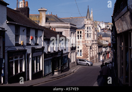 Geschäfte in der High Street St Ives Cornwall England UK Stockfoto