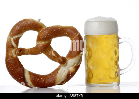 Bier, Liter, Stein, Prezel, Oktoberfest Stockfoto