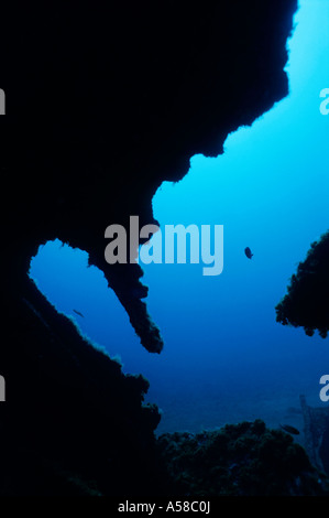 Blick durch den Rumpf des Schiffbruchs Dalton, Marseille, Frankreich. Stockfoto