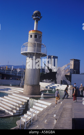 Barcelona Spanien Parc De La Espanya Industrial am Ort der alten Textil Fabrik Blick auf Tower und Drac Skulptur 1981 1985 Stockfoto