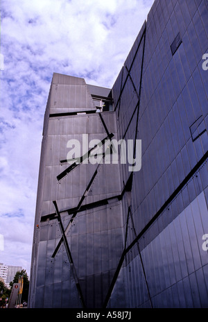 Außen die ummantelten poliert Metall Judisches Museum im Stadtteil Kreuzberg Berlin Deutschland Stockfoto