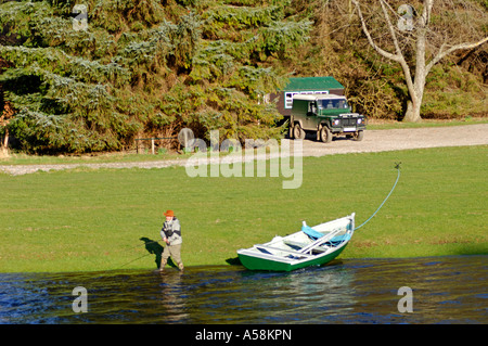 Fluss Spey Slamon Angler in Rothes, Morayshire. Schottland.  XFI 4852-455 Stockfoto