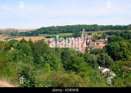 LÄNDLICHES DORF IN BURGUND, FRANKREICH Stockfoto