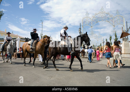 Pferde und Reiter auf der Feria von Fuengirola, Costa Del Sol, Spanien, Europa Stockfoto