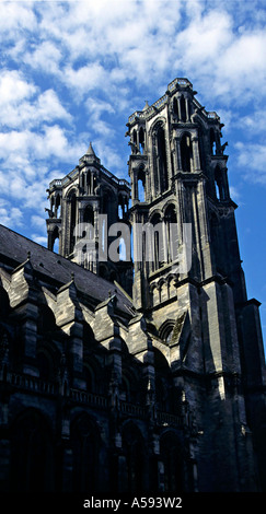 Die Kathedrale Notre Dame in der Hill top Stadt von Laon in der Picardie, eines der schönsten Beispiele gotischer Architektur in Frankreich Stockfoto