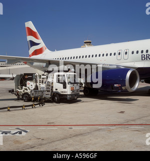 Szene am Flughafen von Palma De Mallorca GB Airways Airbus A320-200 Reg G TTOG in BA-Lackierung Stockfoto