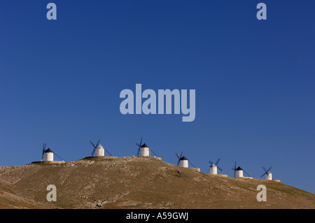 Windmühlen auf Hügel, Kastilien-La Mancha Provinz Ciudad Real, Spanien Stockfoto