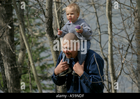 Vater mit seinem kleinen Sohn Stockfoto