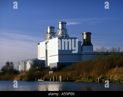 Moderne gasbefeuerte Kraftwerk am Kanalufer in Keadby North Lincolnshire England Stockfoto