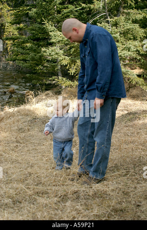 Vater mit seinem kleinen Sohn Stockfoto