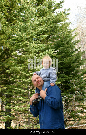 Vater mit seinem kleinen Sohn Stockfoto