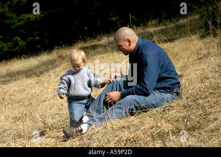 Vater mit seinem kleinen Sohn Stockfoto