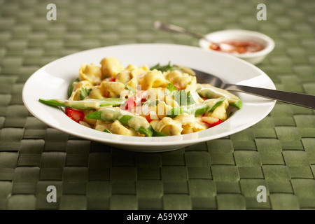 Tortellini in Schüssel Stockfoto