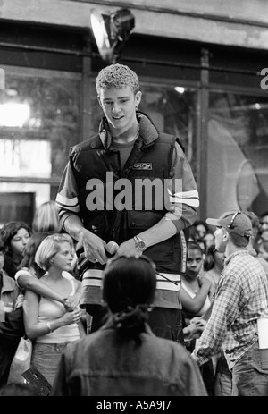 Justin Timberlake und seine Band Nsync durchführen bei einer TV-Show in Covent Garden in London 1997 Stockfoto